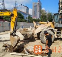 操操鸡巴蛋亚洲骚逼叫高温下的坚守｜道路建设者用汗水铺就畅通路